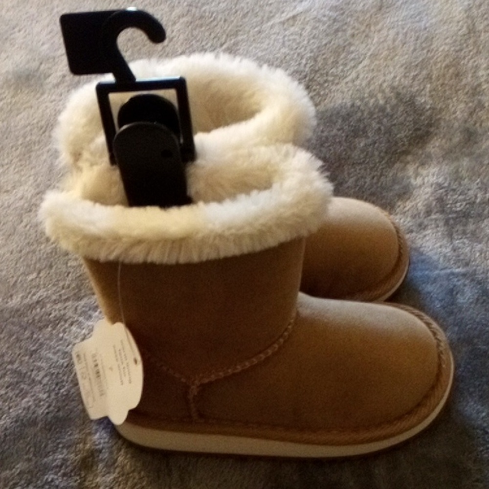 WONDER NATION FAUX FUR BOOTS SIZE 7 LITTLE KIDS
